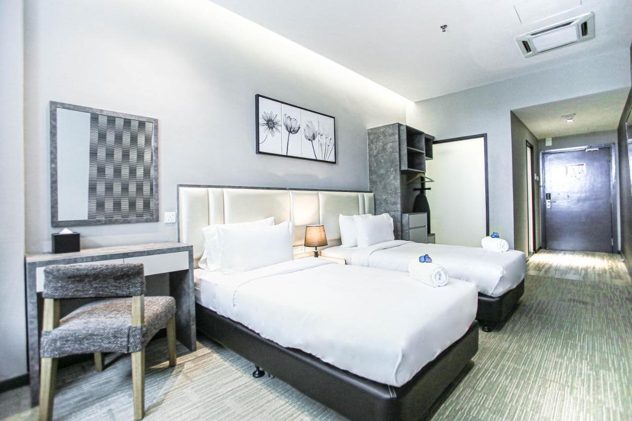 Fives Hotel Dnp Johor Bahru Ngoại thất bức ảnh